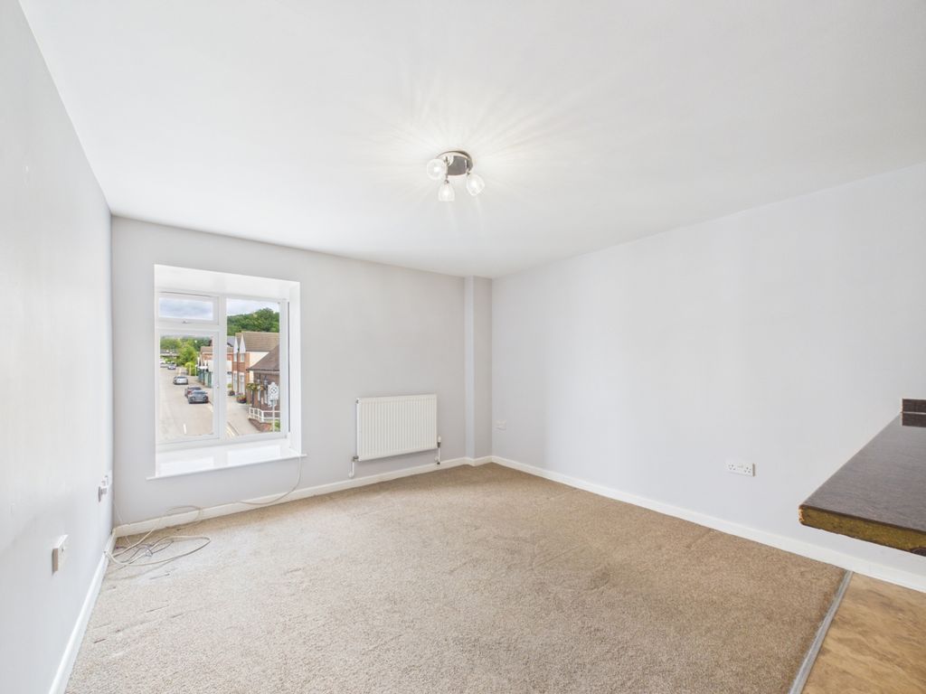 Property photo 2 of 6 Cam01721G0-Pr0143-Still006