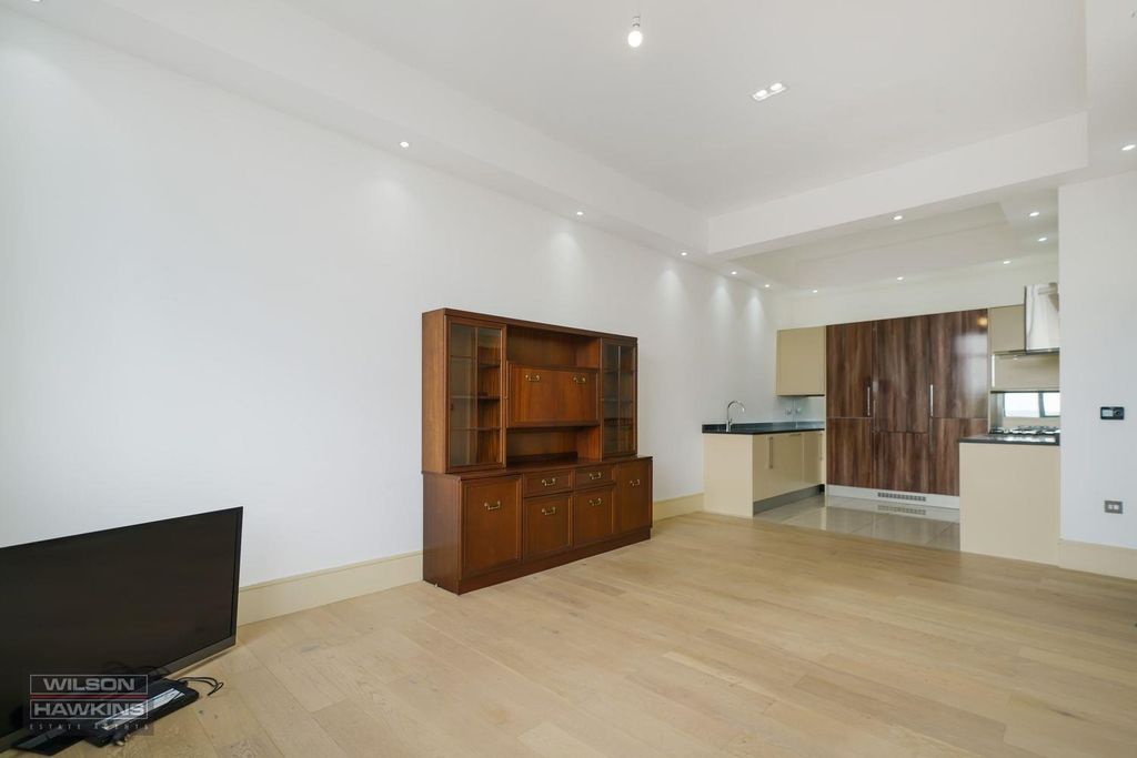 Property photo 2 of 13 Flat 5, Time Building - CHp3Pkyyvaacb9Szmipu.Jpg