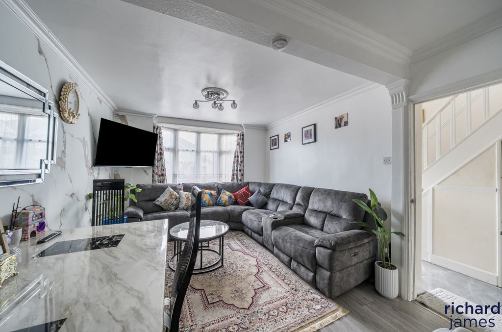 Property photo 2 of 19 ce311103Be6d45c0B1Cbd9447Cf141B6