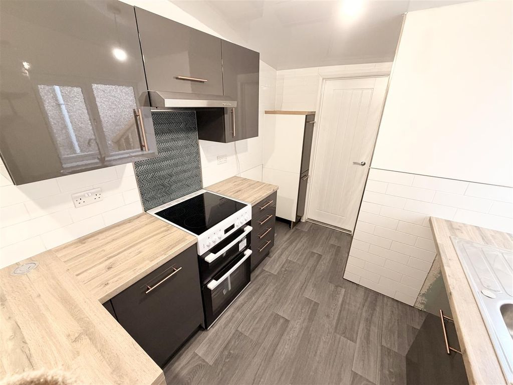 Additional image 12 of 3 bed semi-detached house to rentStation Terrace Maerdy Ferndale, Ferndale CF43