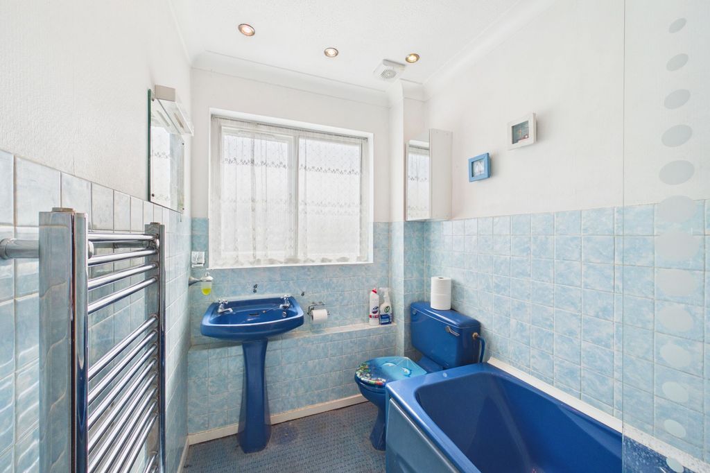 Property photo 3 of 24