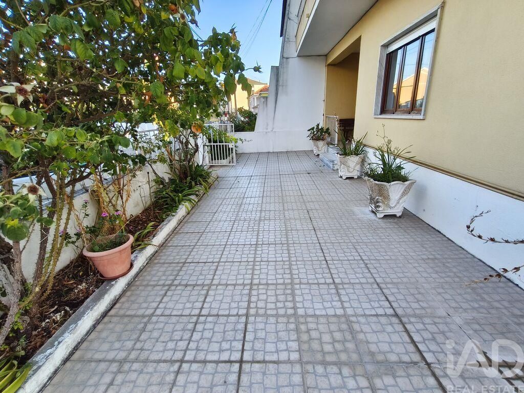 Property photo 3 of 40