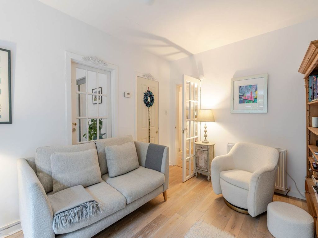 Property photo 2 of 19 3