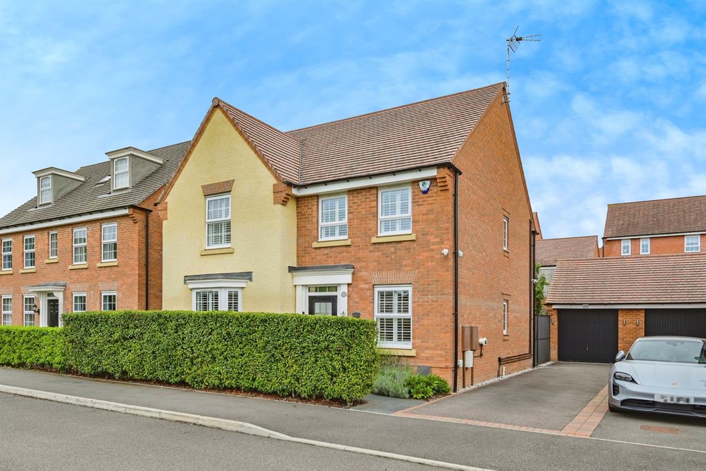 Property photo 1 of 17 External