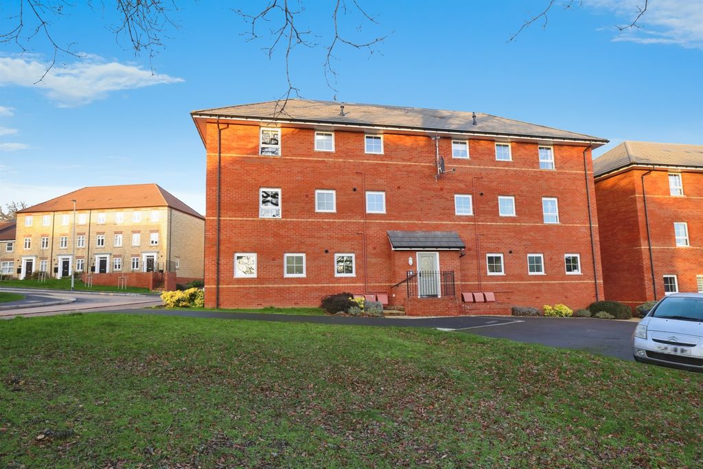 Property photo 2 of 13