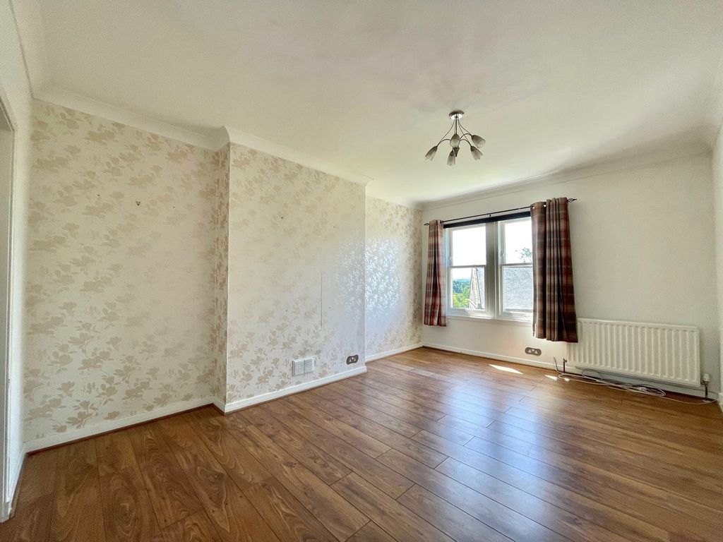 Property photo 3 of 24