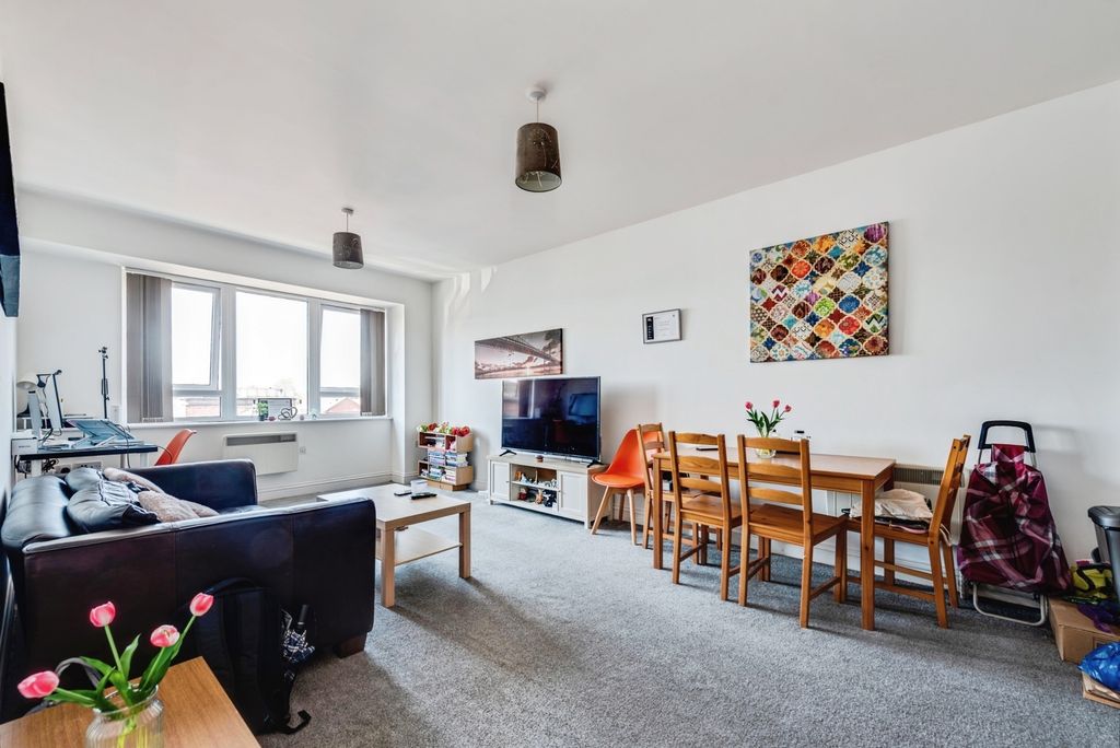 Property photo 3 of 11 Pbox-Img.Jpg