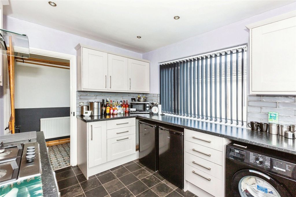 Property photo 3 of 16 Picture No. 02