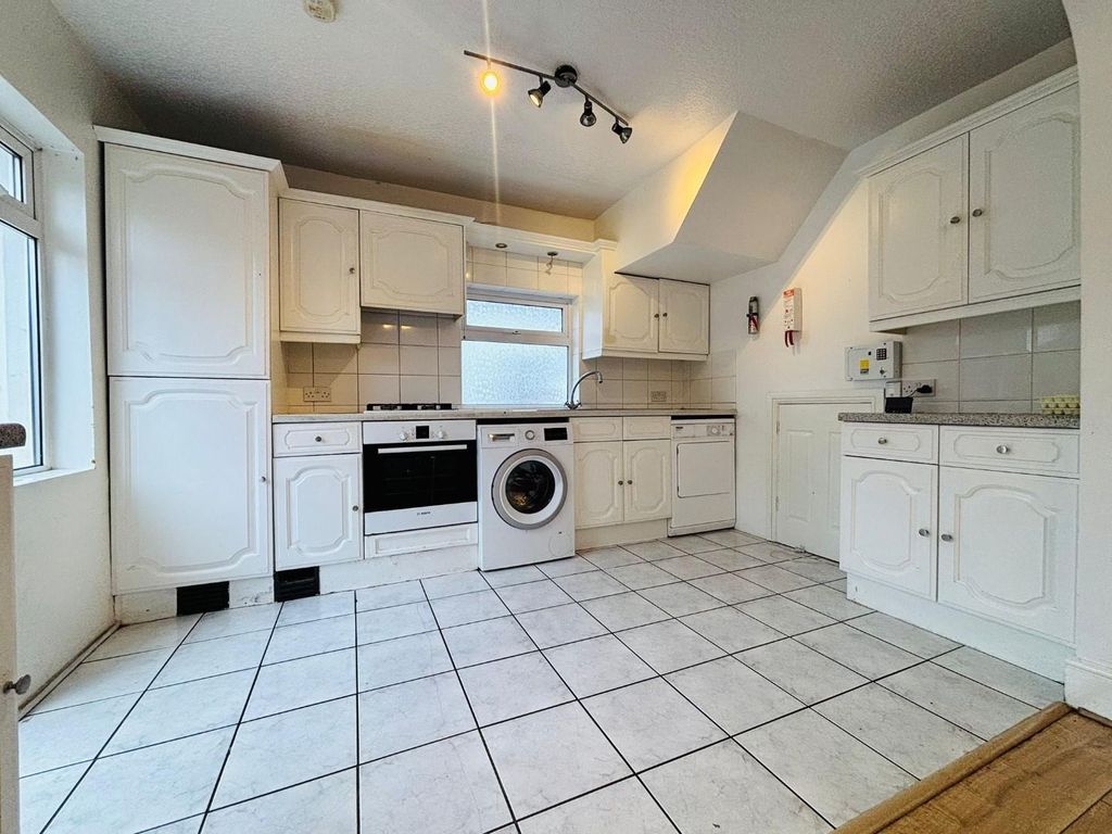 Property photo 3 of 13 Original-Ffd773B1-D58C-42D8-A904-610C4C35Ff82.Jpeg