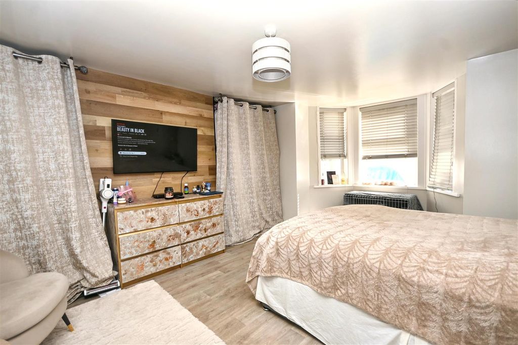 Property photo 2 of 25 F1 - Lounge (A).Jpg