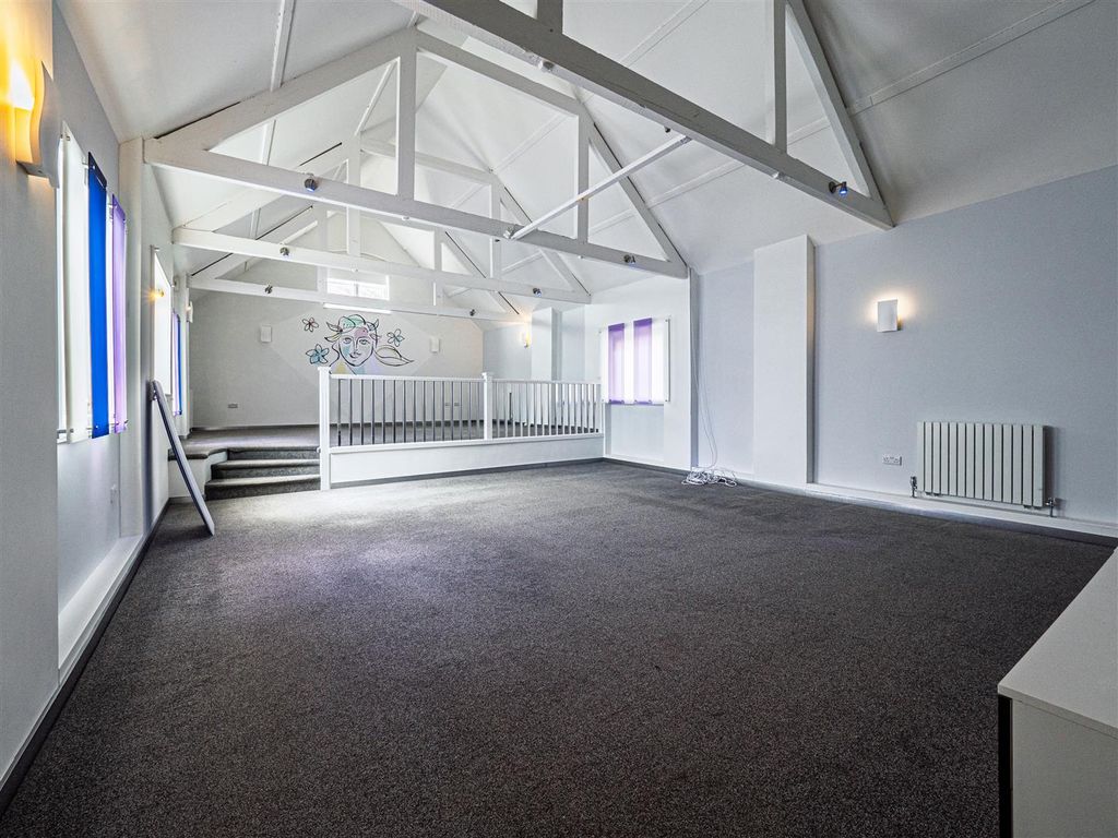 Property photo 2 of 37
