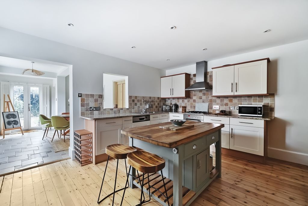 Property photo 2 of 17 1228482 (5)