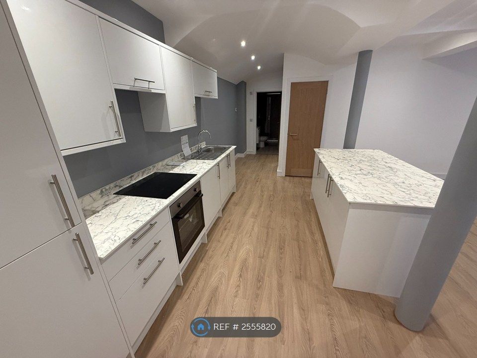 Property photo 2 of 12 Kitchen