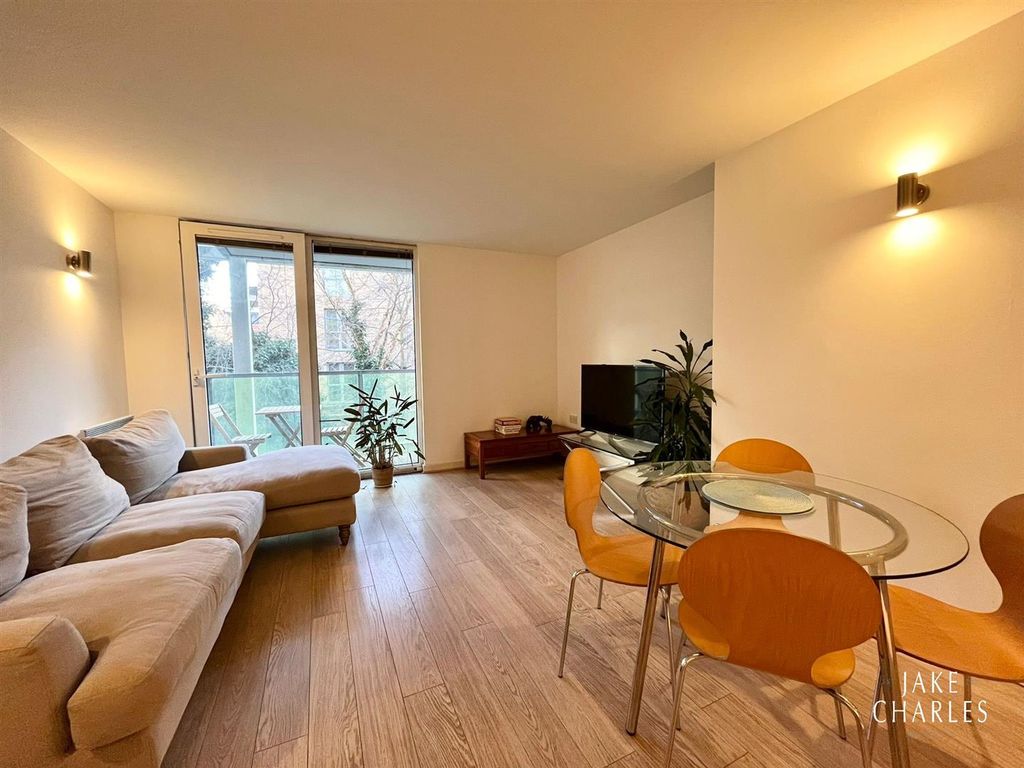 Property photo 2 of 14 Cb13E0Ef-B496-467d-Beee-9358c9573Bc9.Jpg