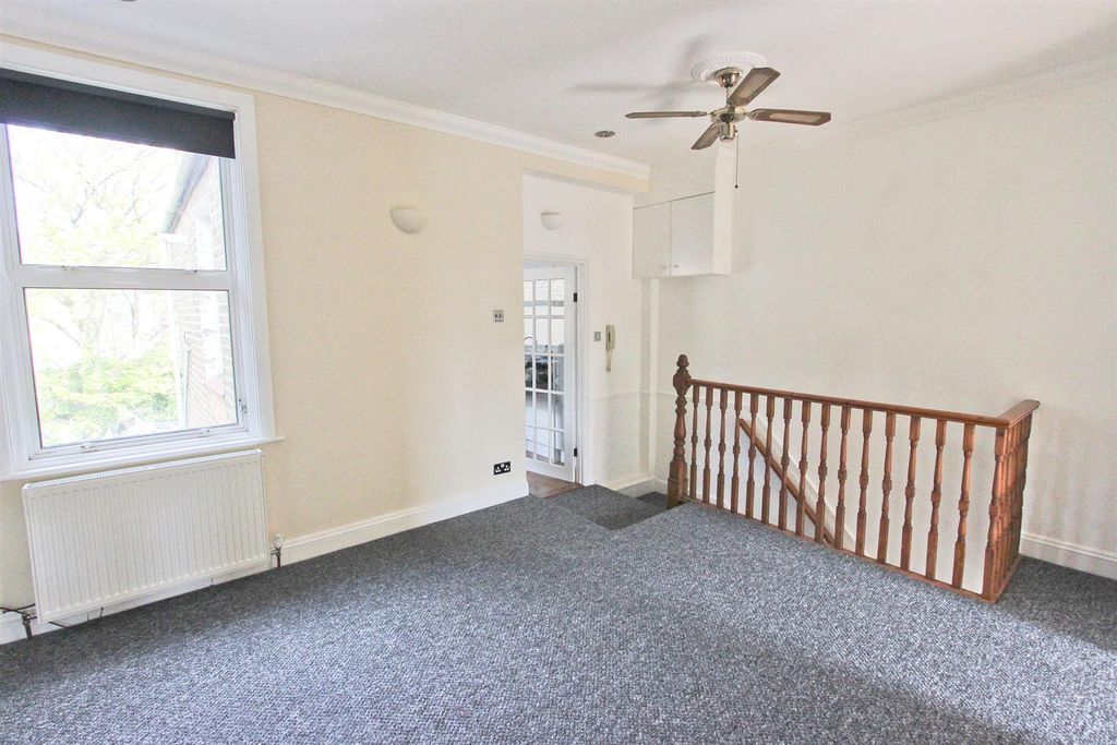 Property photo 3 of 11 Living/Dining Room