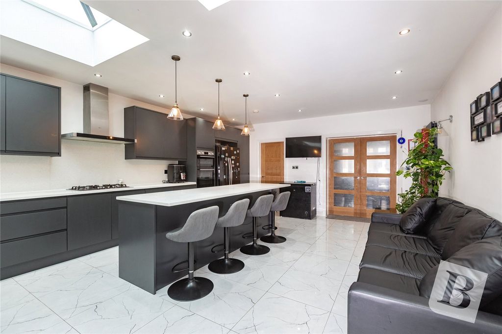 Property photo 1 of 15 Kitchen