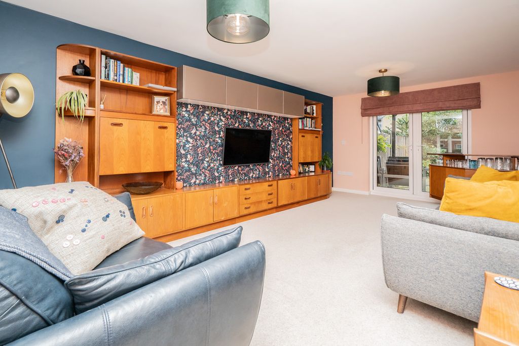 Property photo 3 of 20