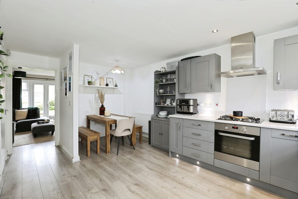 Property photo 2 of 20 Pbox-Img.Jpg
