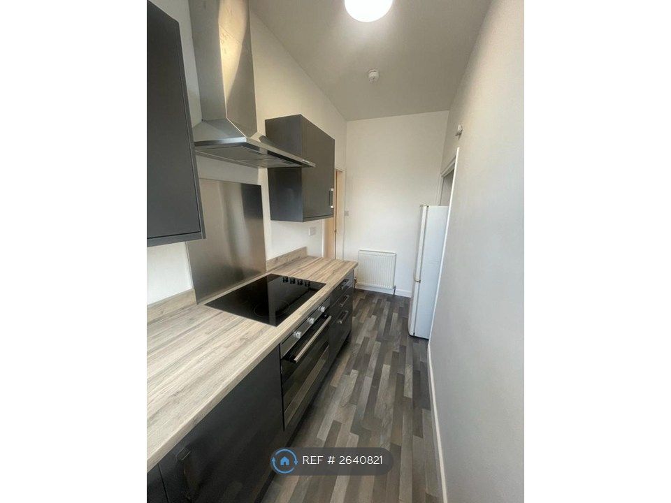 Property photo 2 of 9 Kitchen