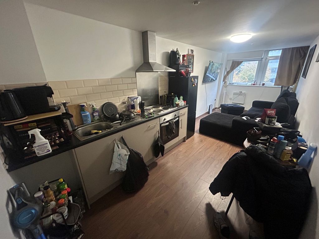 Property photo 3 of 9