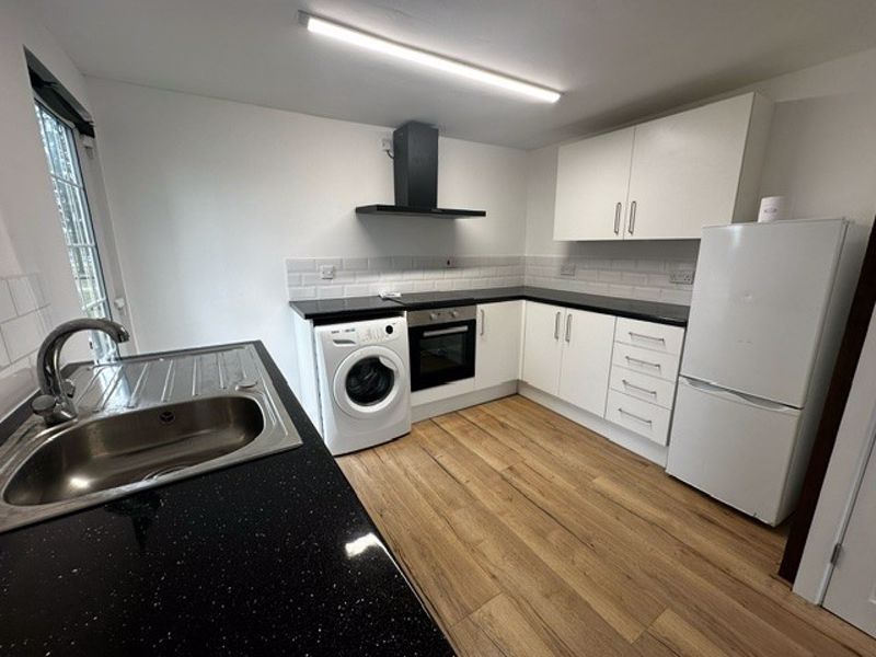 Property photo 3 of 7 Photo 6