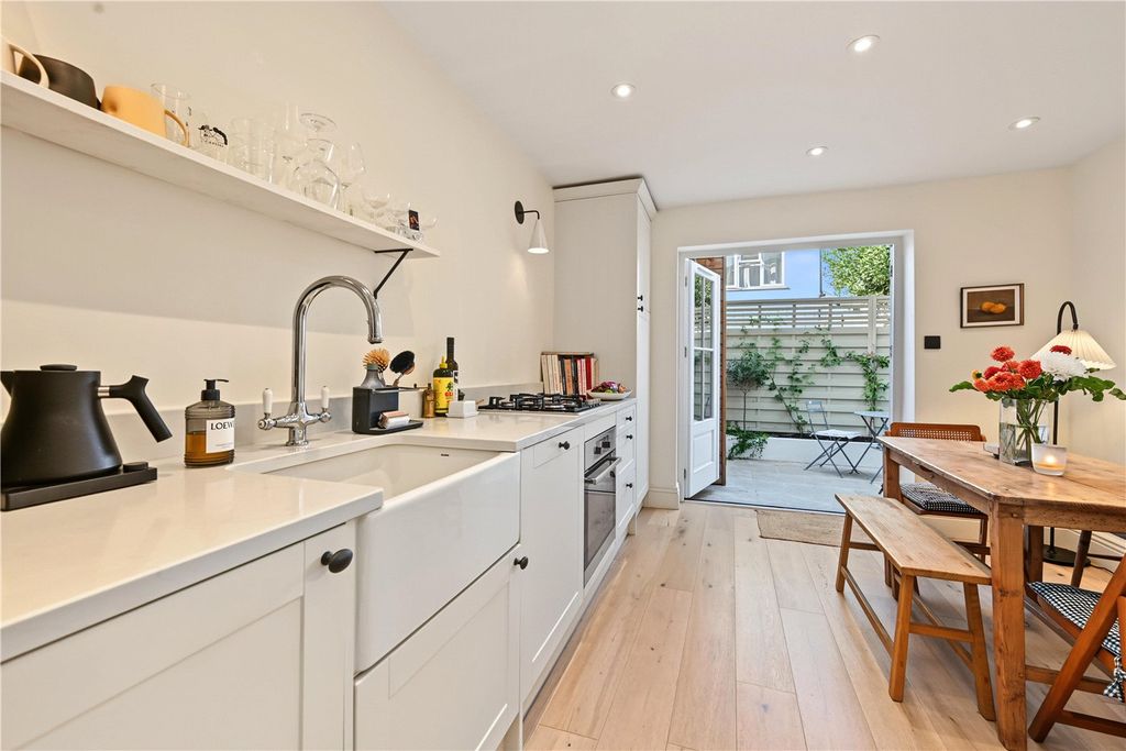 Property photo 2 of 11 Picture No. 16