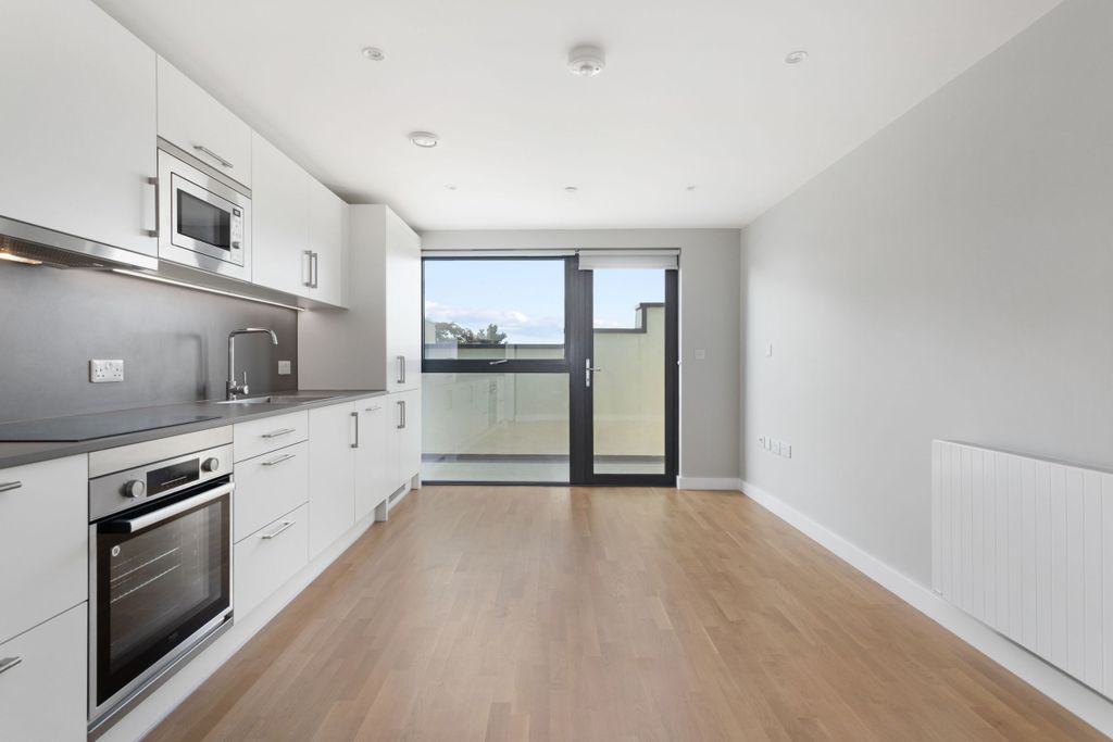 Property photo 2 of 14 Living_Room (Example)