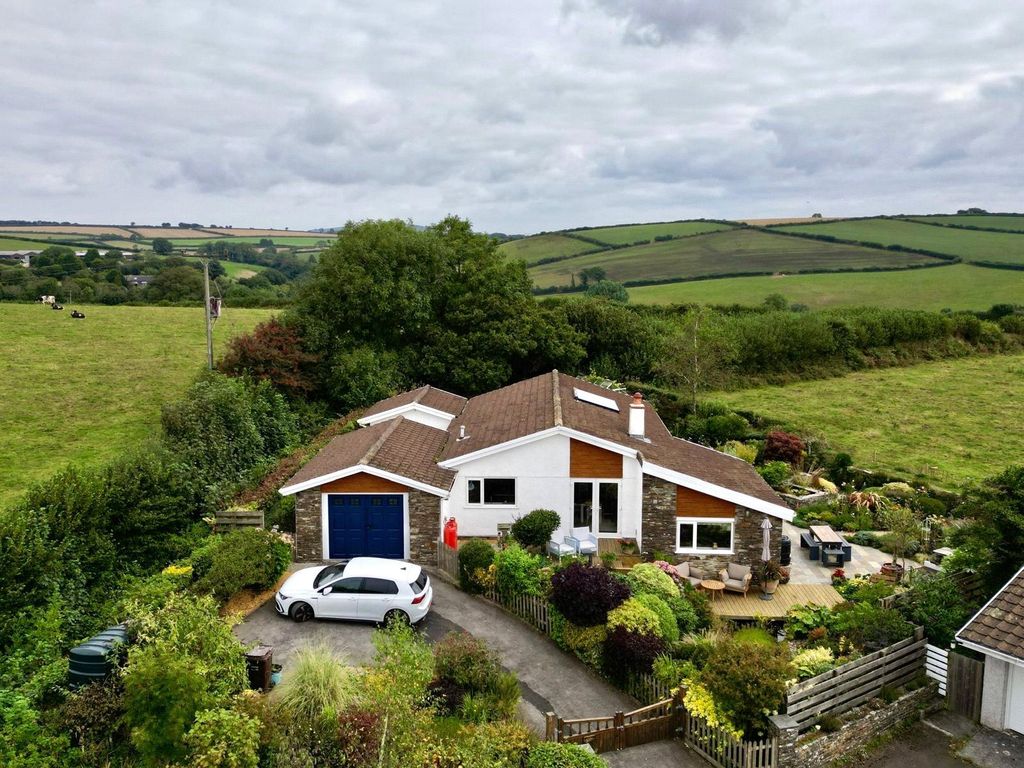 Property photo 1 of 27 Front Aspect