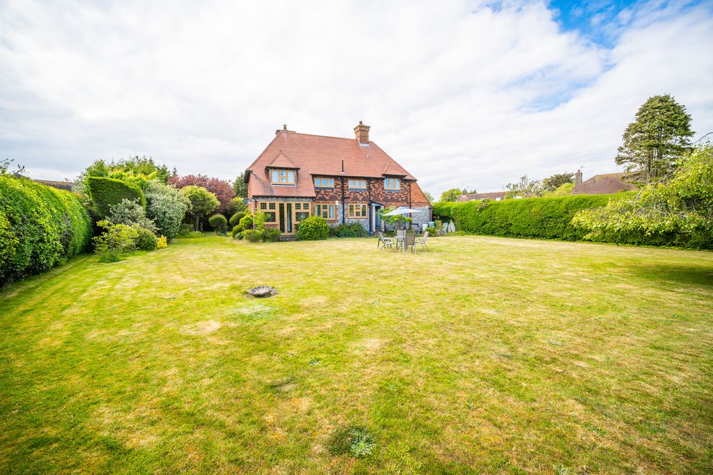 Property photo 2 of 22