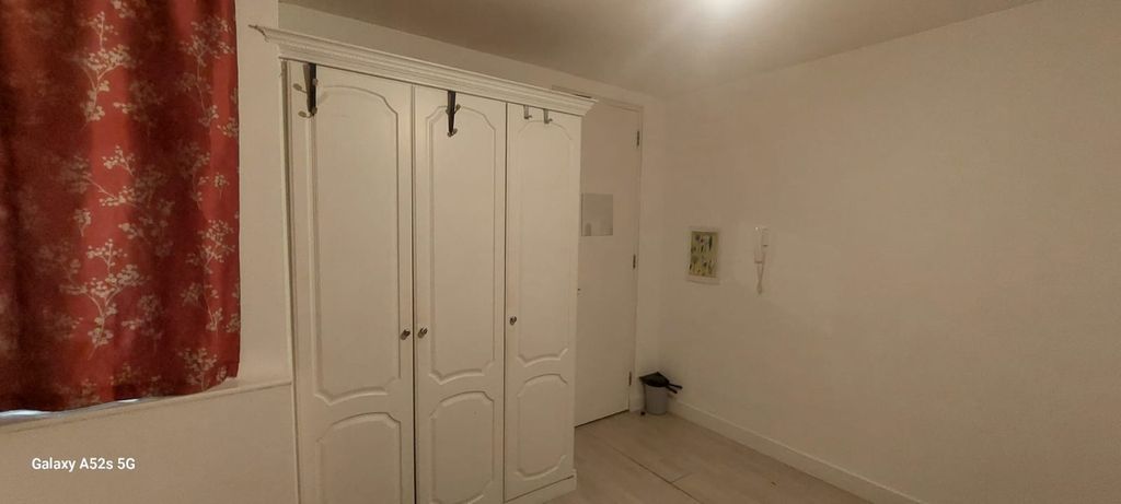 Property photo 2 of 3