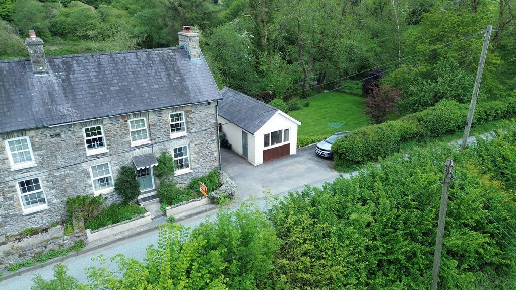 Property photo 1 of 37