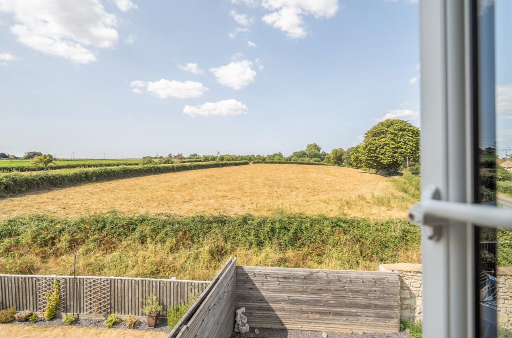 Property photo 2 of 24 1495502-18-6A5F95...