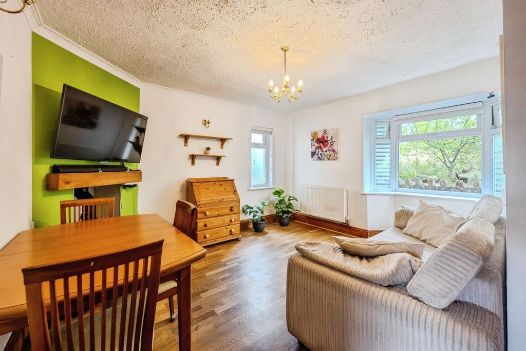 Property photo 2 of 18 Image 1