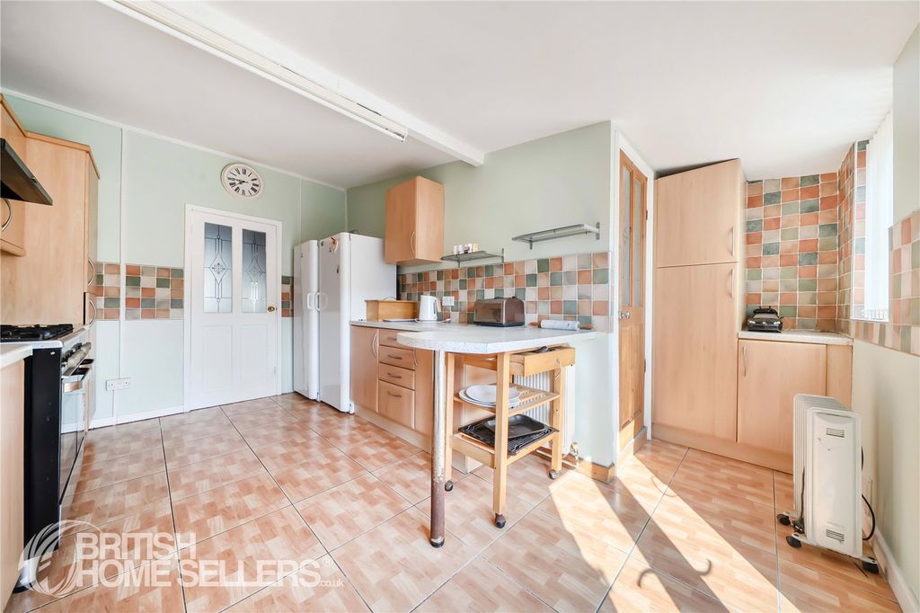 Property photo 3 of 17 Picture No. 02