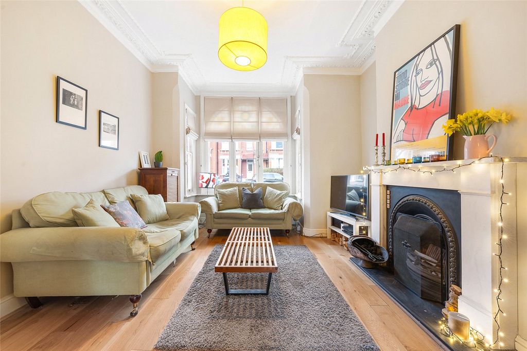 Property photo 2 of 20 Reception