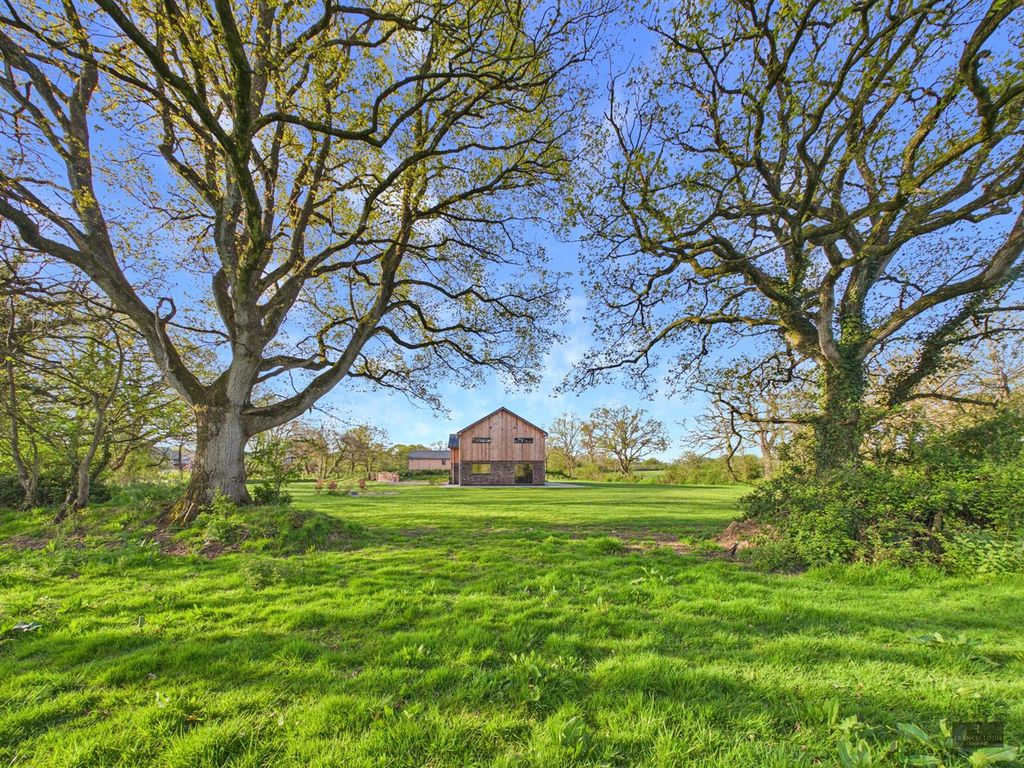 Property photo 3 of 36 93577633A7174753A3Ca08Af8dc34233_100_Cam02887G0-Pr