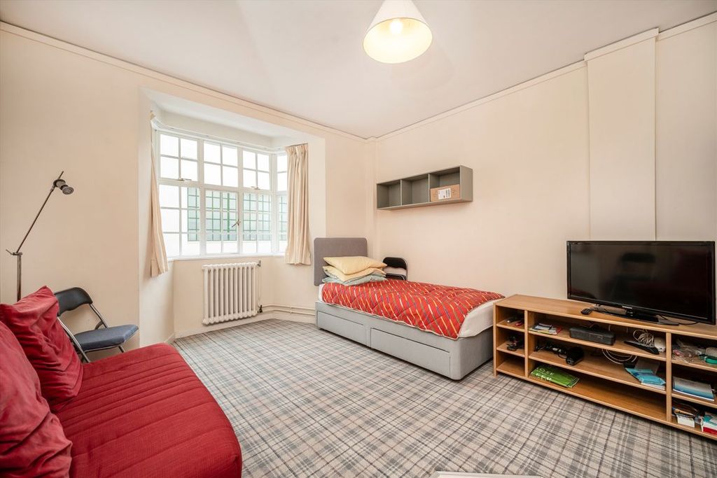 Property photo 3 of 5