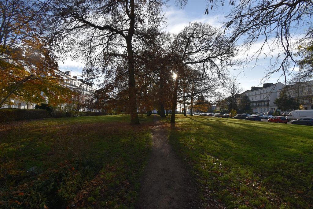 Additional image 9 of 2 bed flat to rent32 Clarendon Square, Leamington Spa CV32