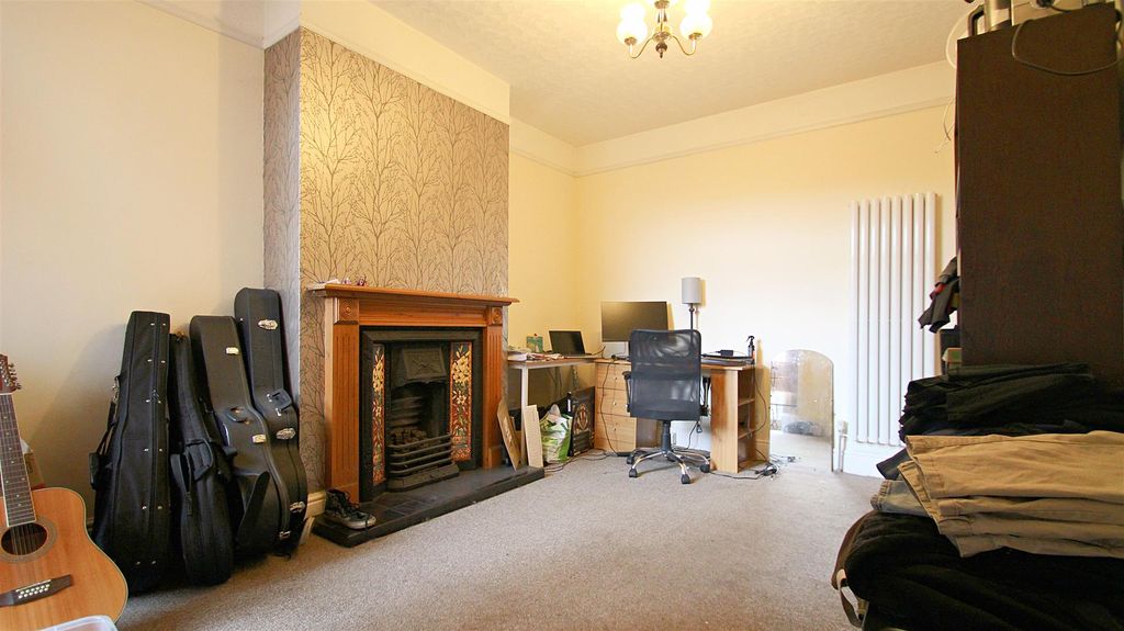 Property photo 3 of 12