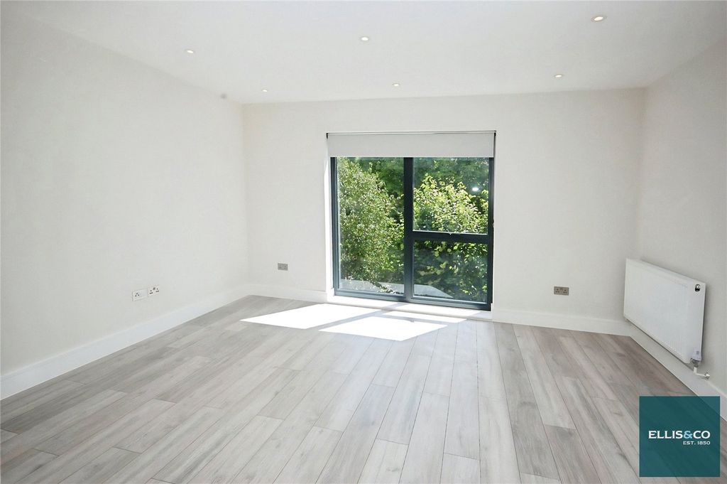 Property photo 3 of 13 Picture No. 18