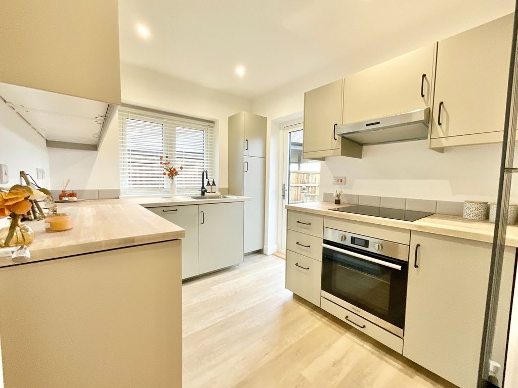 Property photo 2 of 22