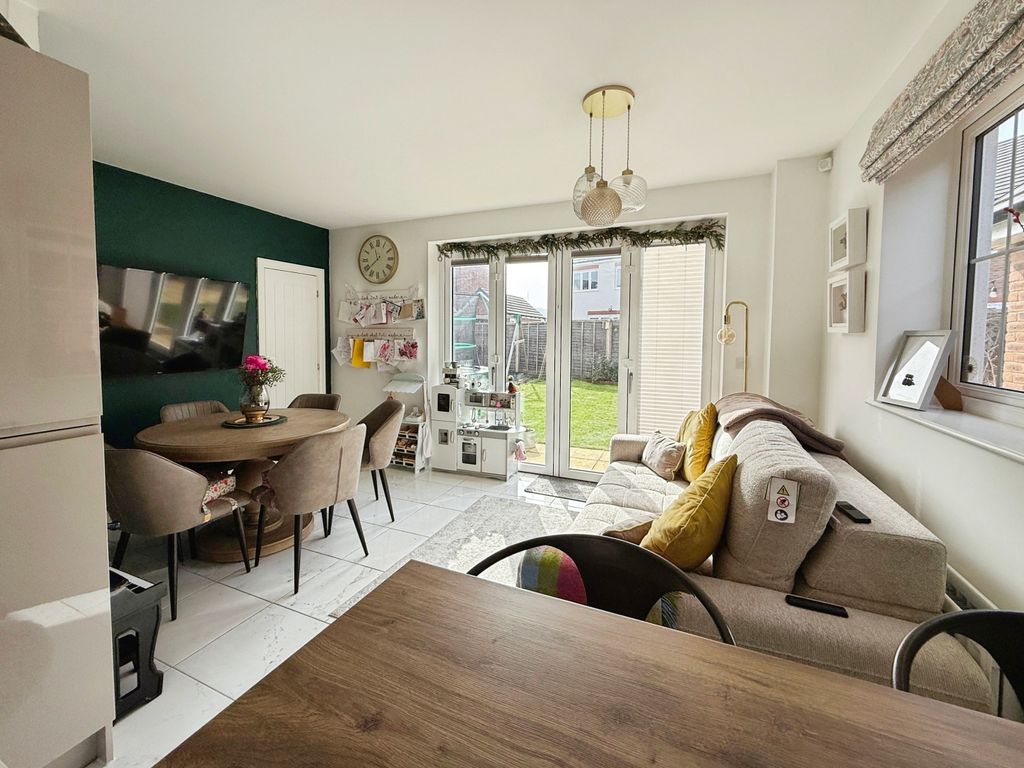 Property photo 3 of 21