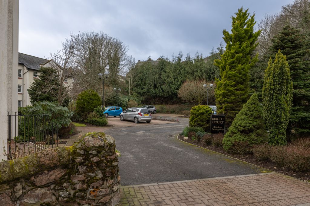 Property photo 3 of 25