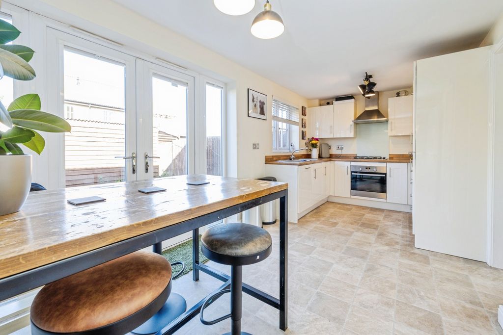 Property photo 1 of 19 Kitchen Diner