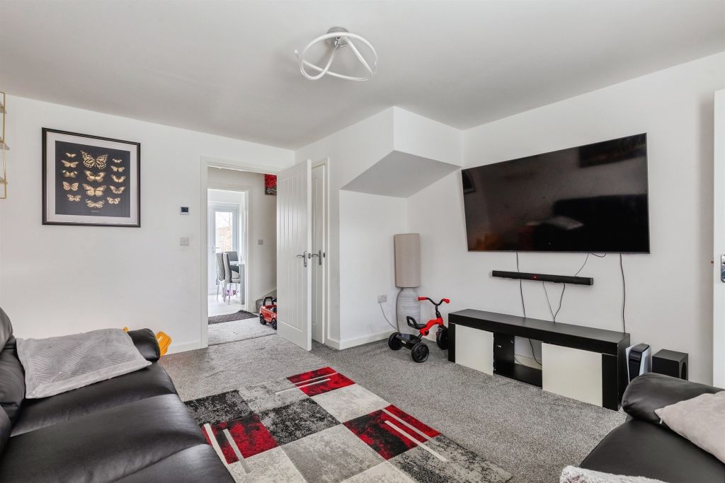 Property photo 3 of 18