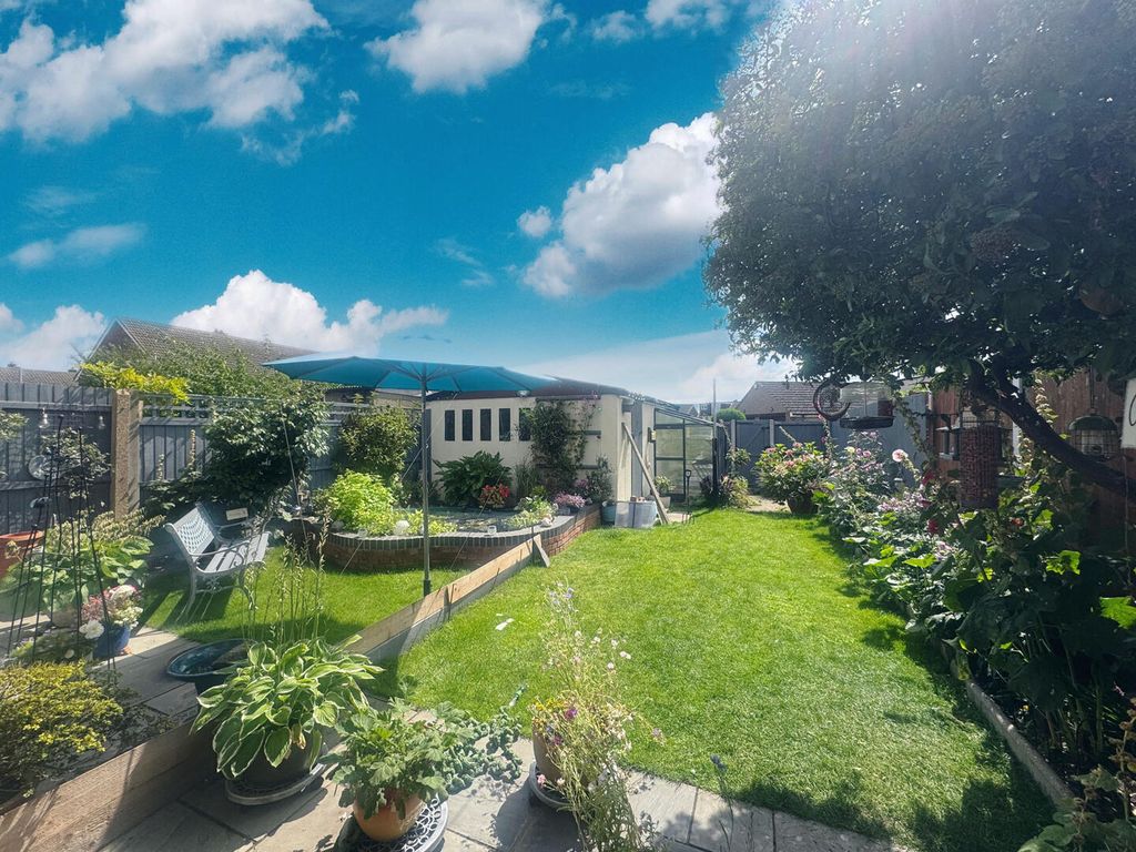 Property photo 2 of 32