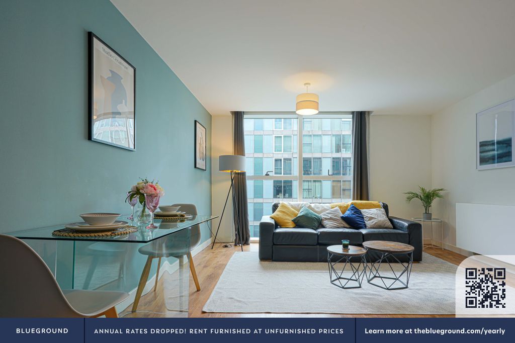 Property photo 3 of 25 Living Room