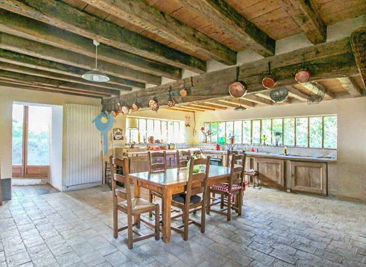 Property photo 3 of 11