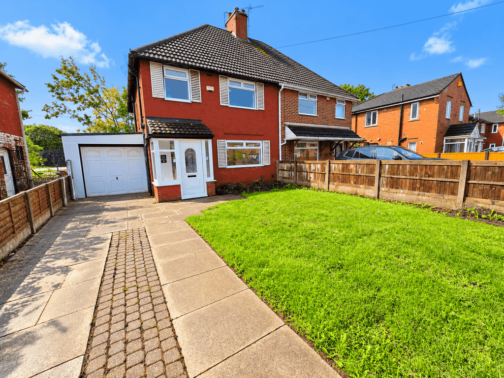 Property photo 1 of 20 3 Bedroom Semi Detached House For Sale