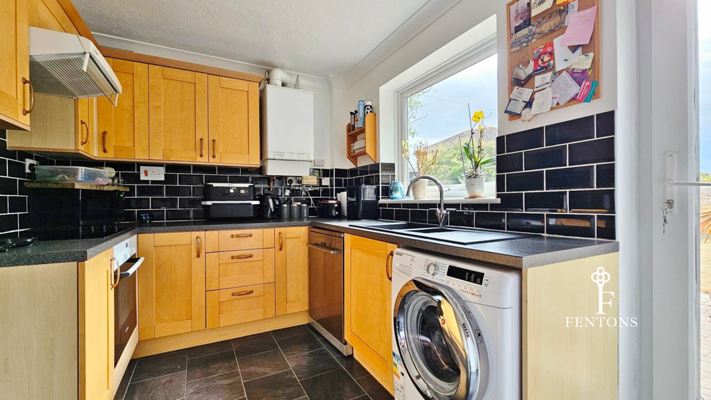 Property photo 2 of 19 Kitchen